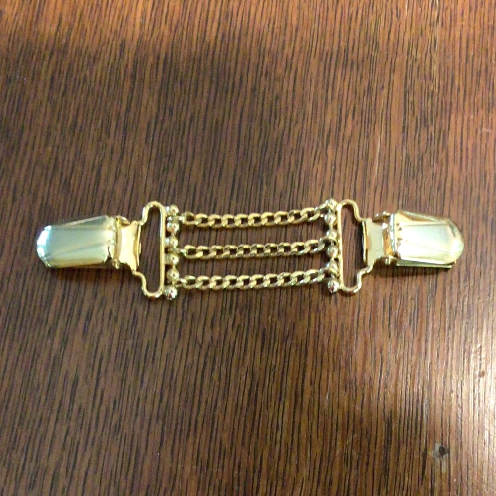 Gold Tone Chain Sweater Clip